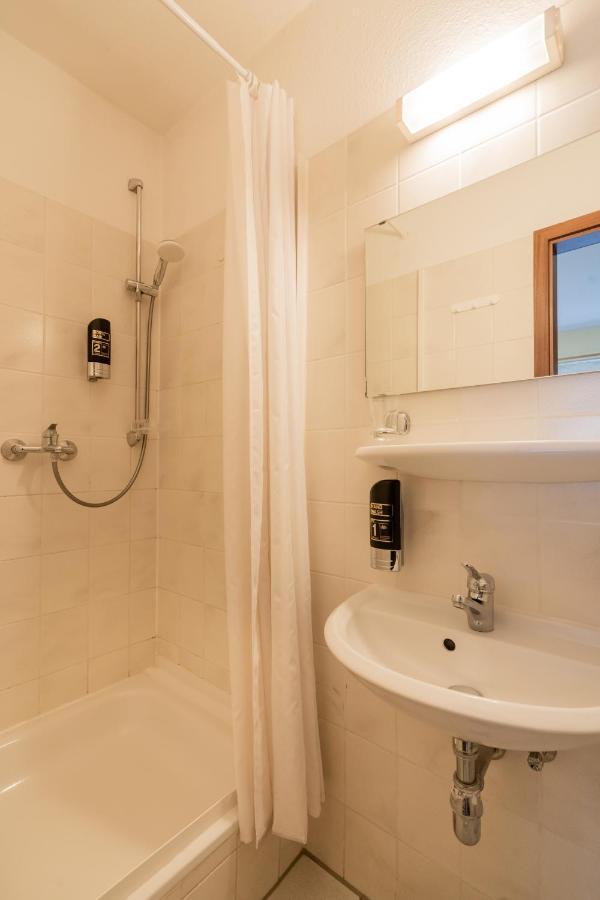 Hotel Dori'S 108 Берлин Екстериор снимка